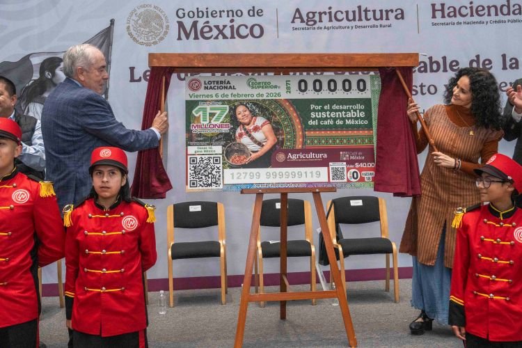 Celebran la Ley de Desarrollo Sustentable de la Cafeticultura con billete conmemorativo