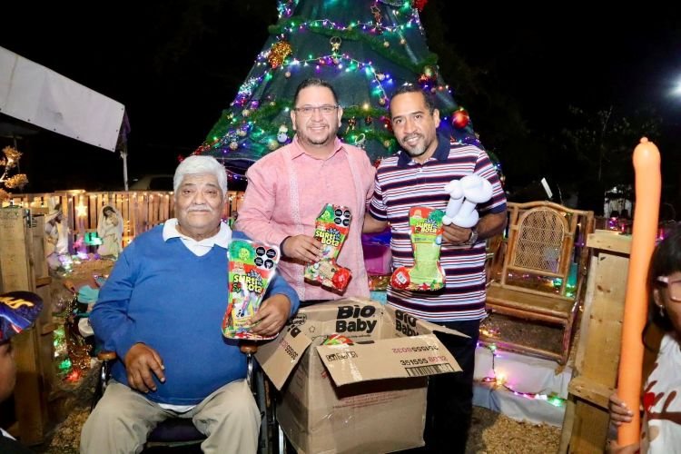 Audel Urbina acompaña jornada de convivencia y tradición en el Barrio de Tequicorral, en Chilpancingo