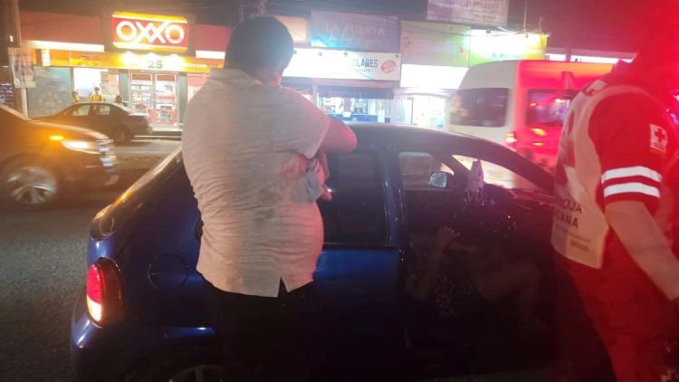 La regresan del Hospital General Vicente Guerrero y da a luz en su coche