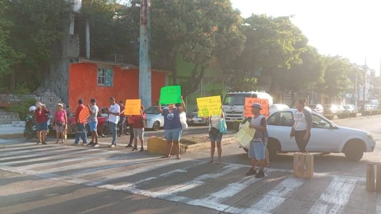 Bloqueo en la La Laja por falta de agua
