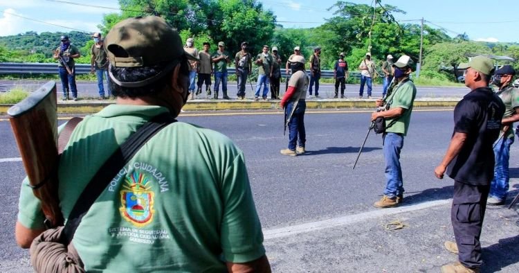Autodefensas intentan recuperar comunidades de Guerrero