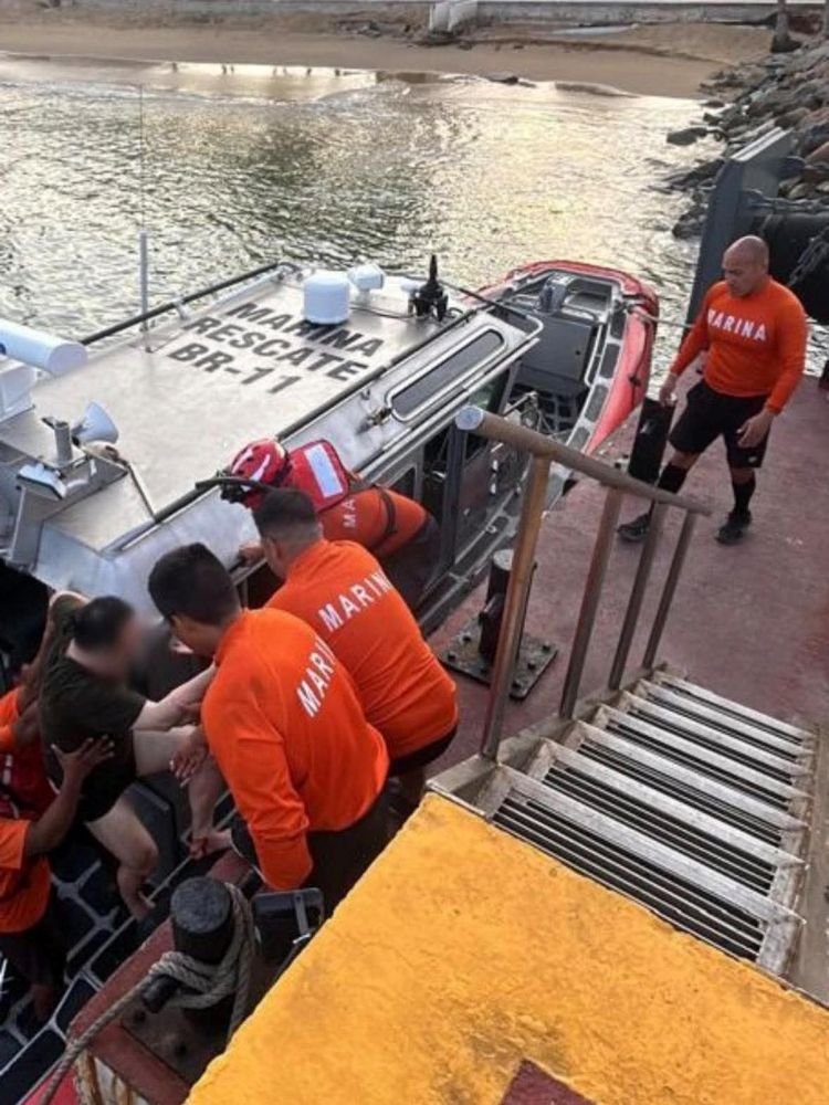 Dos turistas de origen chino mueren ahogados en playa de Acapulco; uno fue rescatado con vida