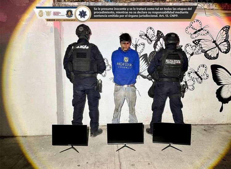 Policía Estatal asegura a hombre por presunto robo en escuela de Chilpancingo