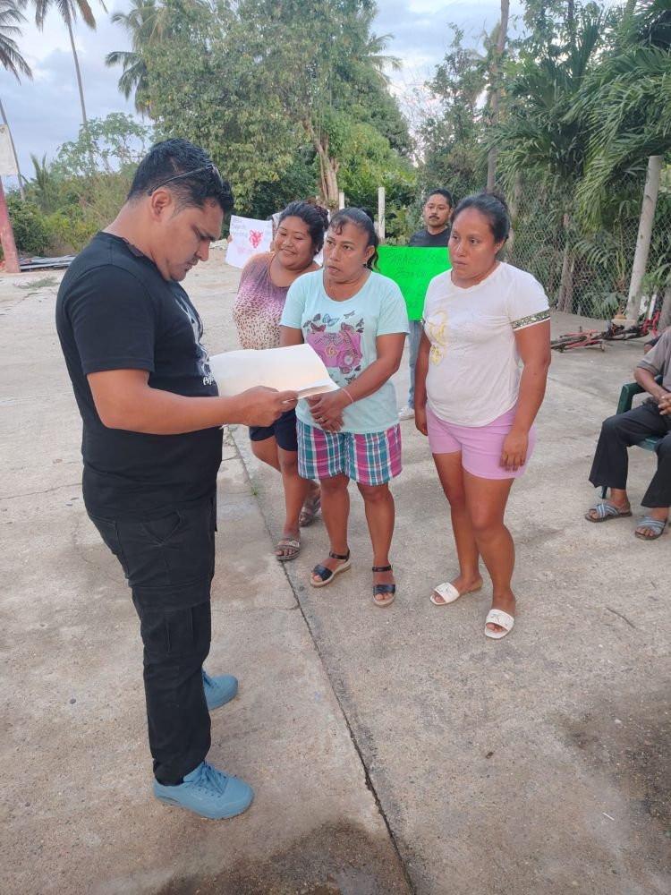 Alexis Nájera recorre pueblos y colonias para apoyar a familias de escasos recursos